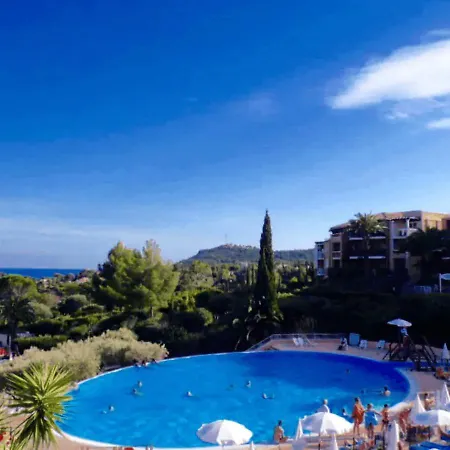 Villa Garden Level With Sea View For 6 People
