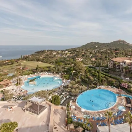 Garden Level With Sea View For 6 People Villa