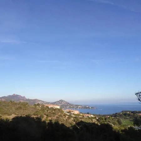 Villa Garden Level With Sea View For 6 People Saint-Raphael (Var)