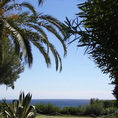 Villa Garden Level With Sea View For 6 People Saint-Raphael (Var)