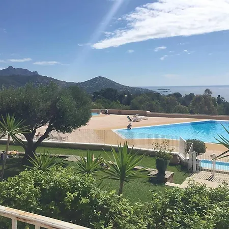 Garden Level With Sea View For 6 People 호텔